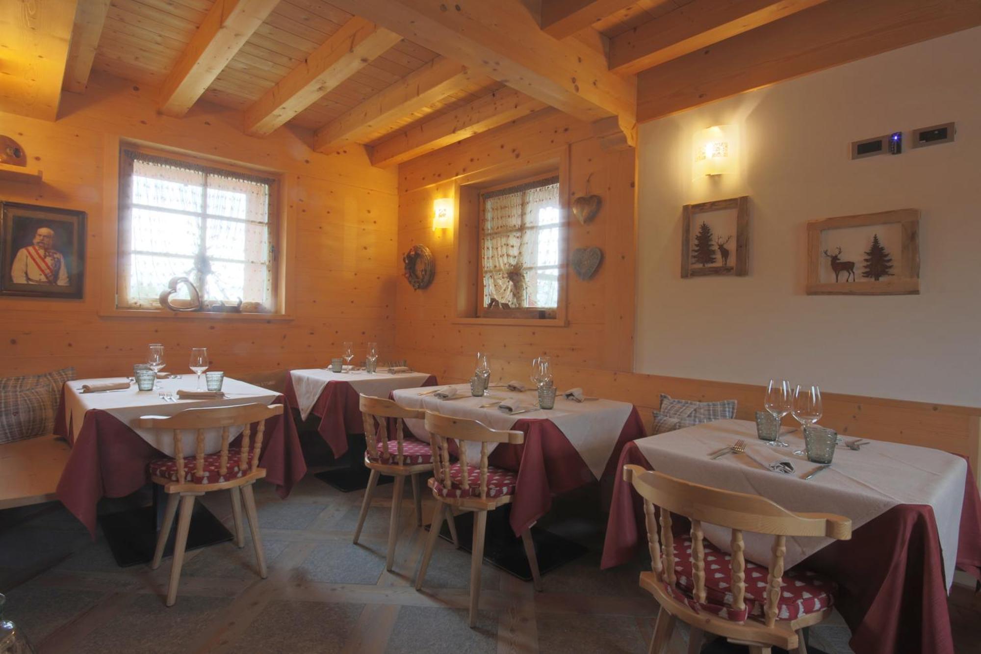 Ciasa Vervei Cortina dʼAmpezzo Exteriör bild