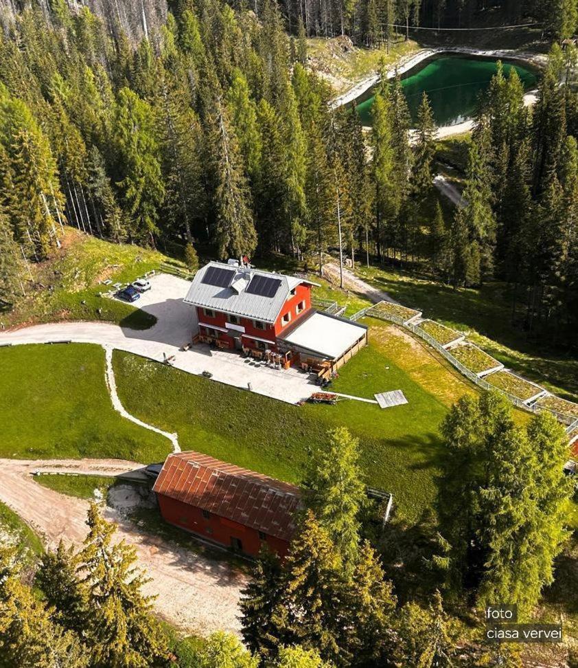 Ciasa Vervei Cortina dʼAmpezzo Exteriör bild