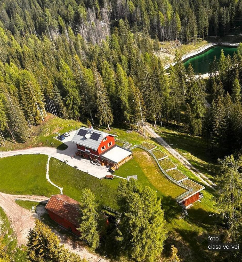 Ciasa Vervei Cortina dʼAmpezzo Exteriör bild
